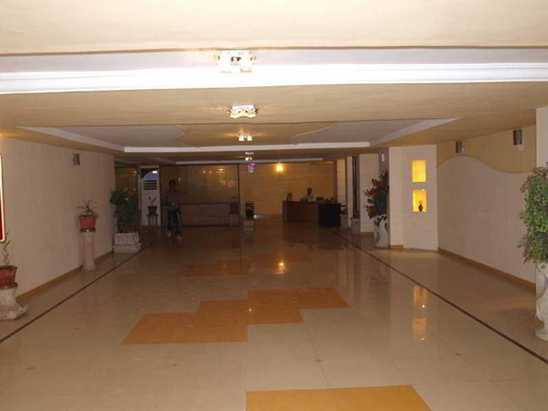 Hotel Maan Residency Ahmedabad Exterior foto