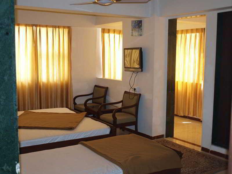 Hotel Maan Residency Ahmedabad Exterior foto