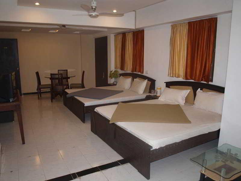 Hotel Maan Residency Ahmedabad Exterior foto